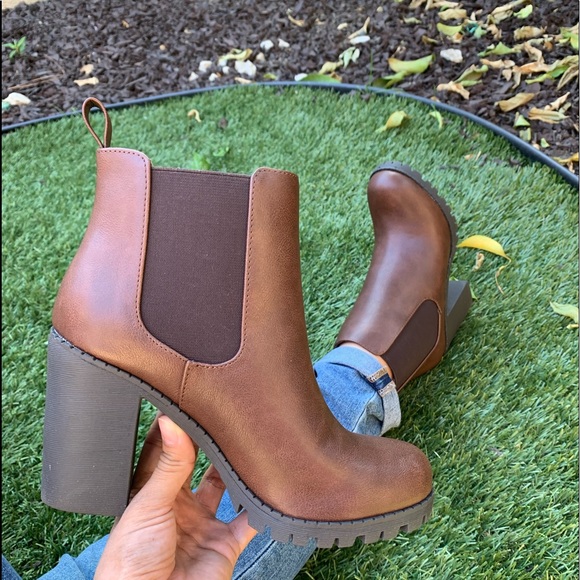 Women Brown Faux Leather Chelsea Ankle Booties - Picture 5 of 5